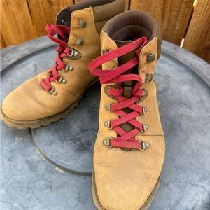 Timberland Tan Lace Up Boots with Red Laces
